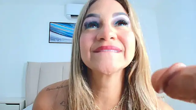 Shanell Rousex online show from January 15, 8:04 pm