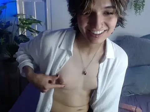 Snapshot of noellee__ chatting on October 5, 2:33 pm noellee online show from October 5, 2:33 pm