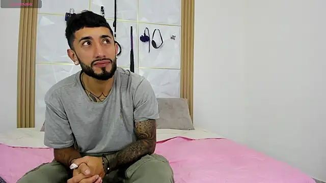 sofiandnick smith online show from October 22, 4:50 am