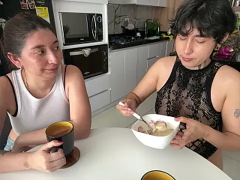 DaisyEmily online show from May 15, 4:54 pm