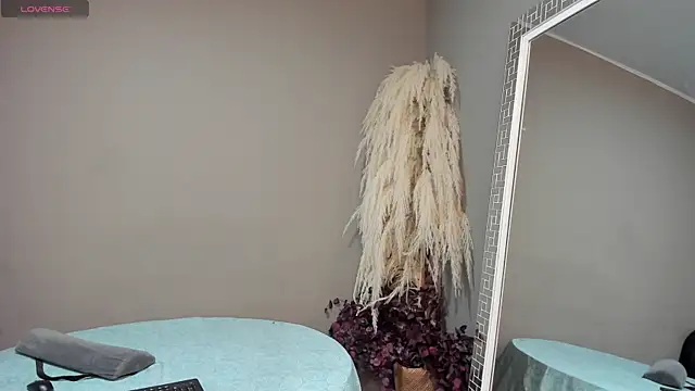 daenerysxxx online show from January 7, 5:11 am