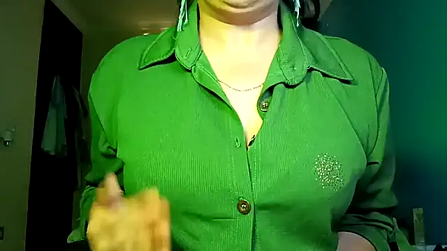 horny milf couple online show from April 3, 7:01 pm