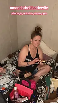 amandatheblondewife online show from April 6, 6:58 am