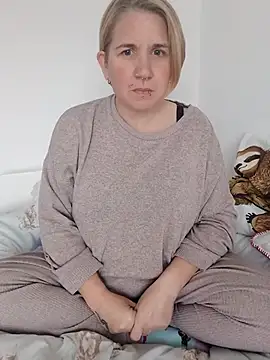 Snapshot of LaceyWestxx chatting on October 7, 10:30 am LaceyWestxx online show from October 7, 10:30 am