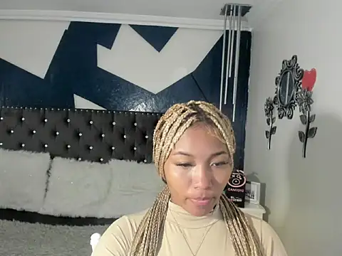 Snapshot of lili_harvey chatting on October 19, 5:15 pm lili harvey online show from October 19, 5:15 pm