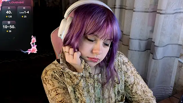 KristiBloom online show from April 19, 10:34 pm