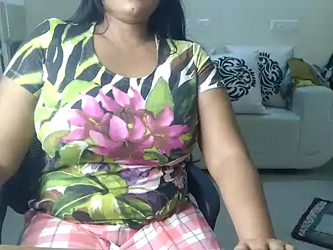 Snapshot of Meadow_rain1 chatting on October 18, 3:04 pm Meadow rain1 online show from October 18, 3:04 pm