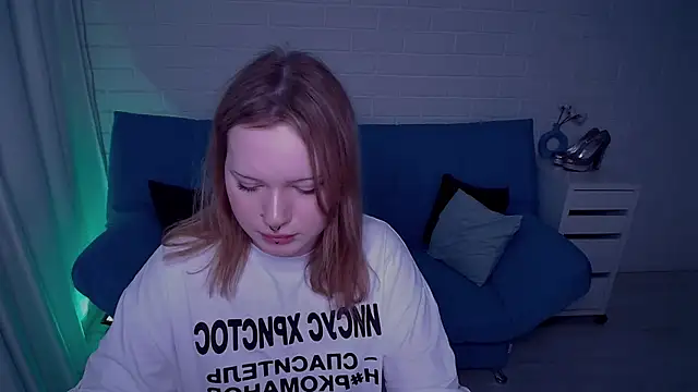 Snapshot of AuroraMour chatting on October 10, 5:29 pm AuroraMour online show from October 10, 5:29 pm