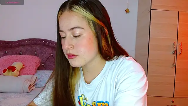 Hanssel tess online show from October 18, 4:32 pm