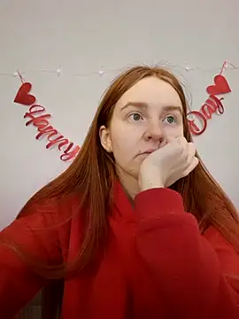 Evarey  online show from February 6, 5:11 am