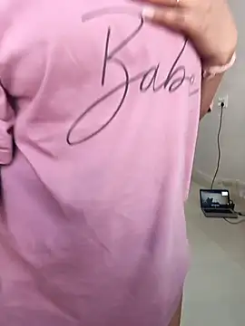 anshika0124 online show from November 12, 5:27 am