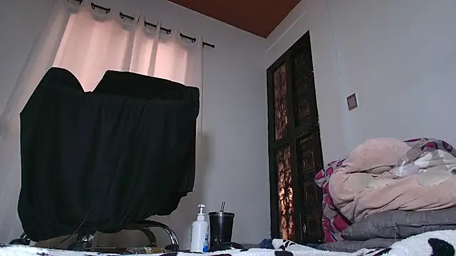 s-sweett online show from March 12, 8:33 pm