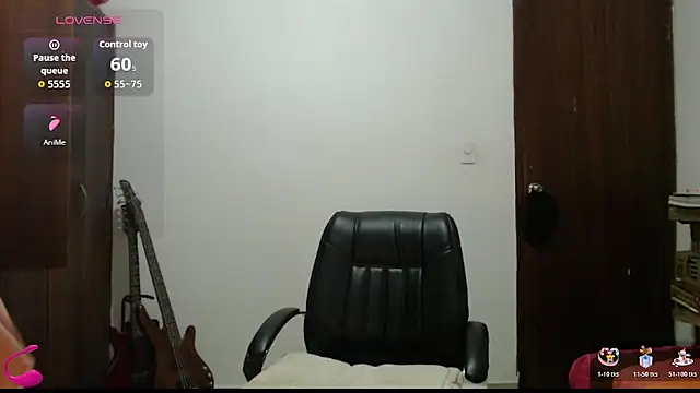 CarlaLorez online show from June 3, 1:39 am