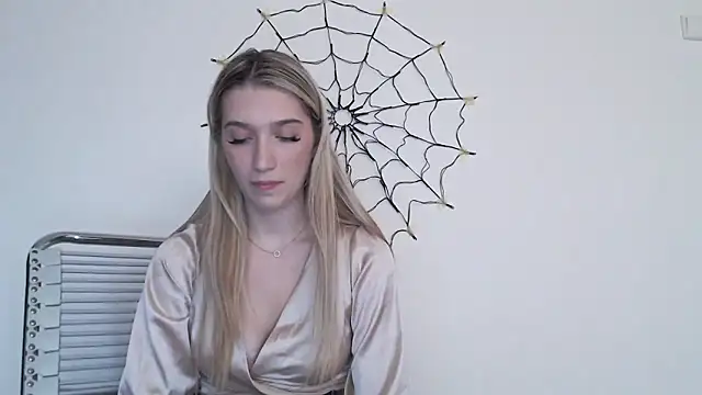 Lucyreeel  online show from October 23, 2:12 pm