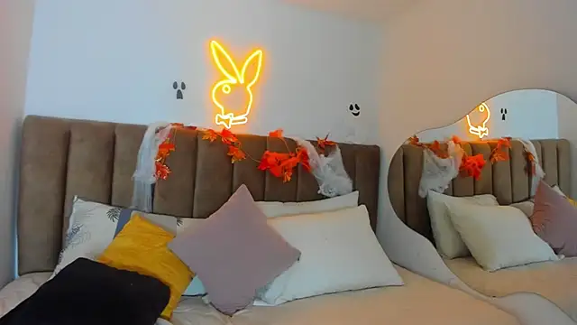 Amara18   online show from October 25, 3:25 am