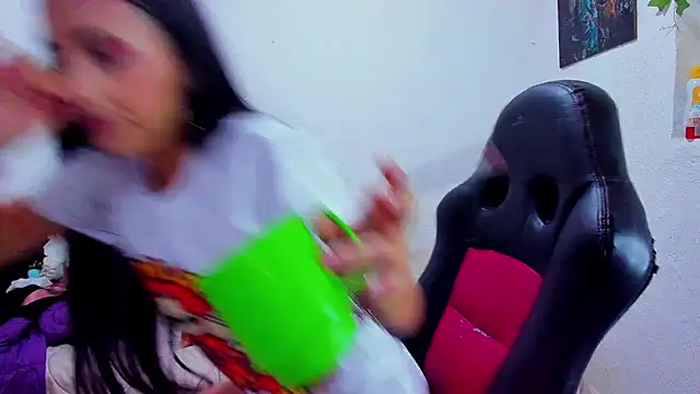 soffycarter1 online show from April 16, 10:56 pm