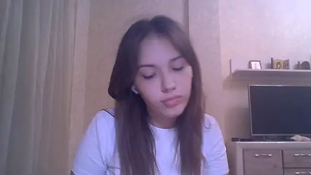 Snapshot of CeyaLier chatting on October 9, 8:35 pm CeyaLier online show from October 9, 8:35 pm