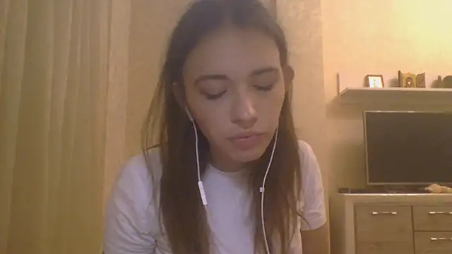 Snapshot of CeyaLier chatting on October 15, 6:10 pm CeyaLier online show from October 15, 6:10 pm