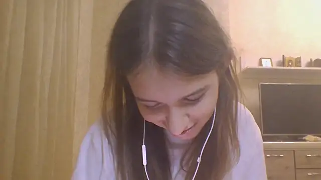 Snapshot of CeyaLier chatting on October 11, 8:44 pm CeyaLier online show from October 11, 8:44 pm