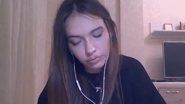 Snapshot of CeyaLier chatting on October 10, 8:36 pm CeyaLier online show from October 10, 8:36 pm