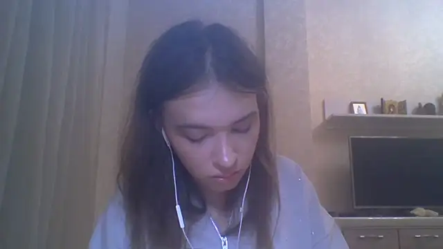 Snapshot of CeyaLier chatting on October 14, 4:20 pm CeyaLier online show from October 14, 4:20 pm