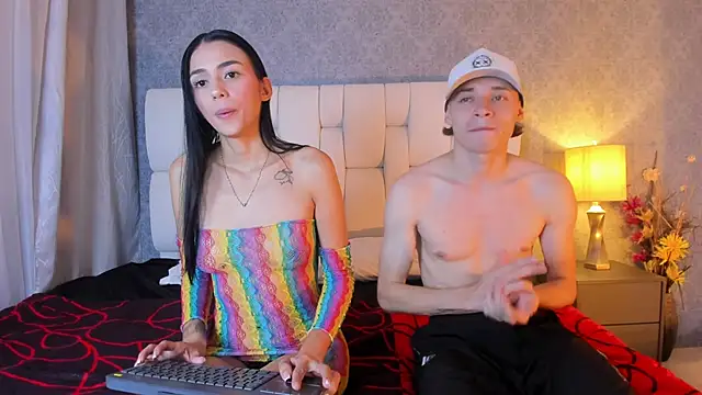 nicollandjhon online show from December 3, 3:09 am