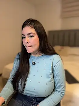 Isabella LaRue online show from February 12, 8:32 pm