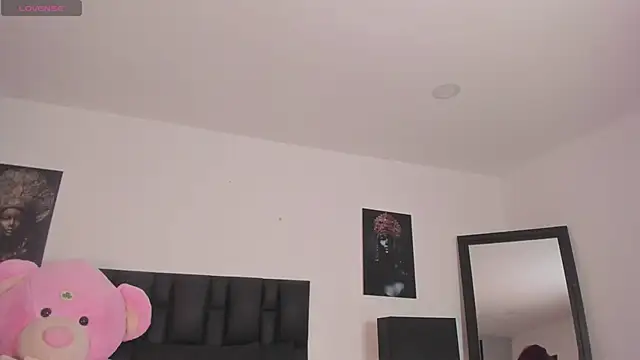 SaradaParker online show from April 1, 4:37 pm