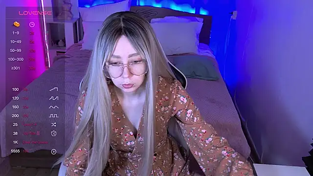 sofiisun online show from December 3, 2:14 am