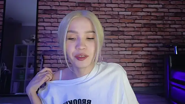 saya li1 online show from November 20, 10:33 pm