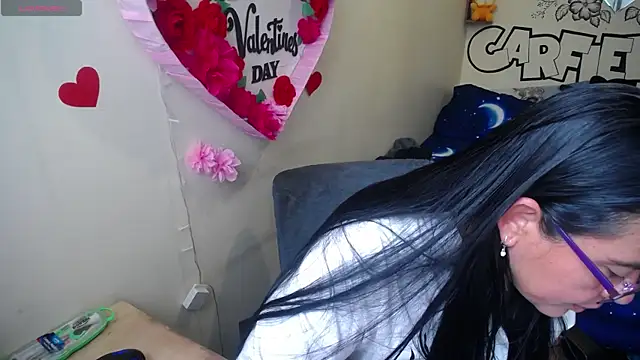 Miss  kendra  online show from April 16, 3:55 pm