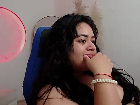 oliviia cute online show from October 23, 5:46 am