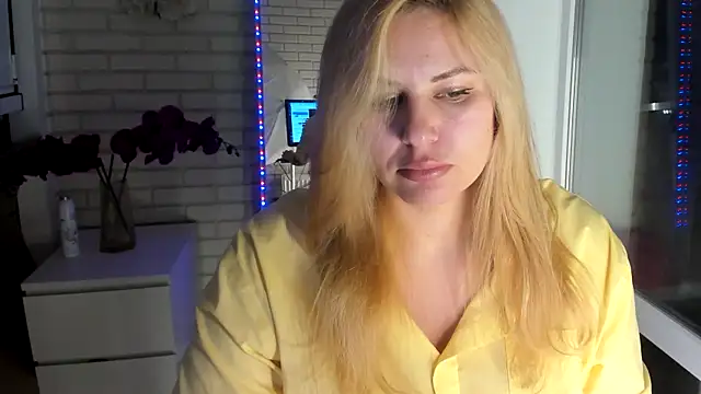 Snapshot of Passion-Blondy chatting on October 10, 7:30 pm Passion-Blondy online show from October 10, 7:30 pm
