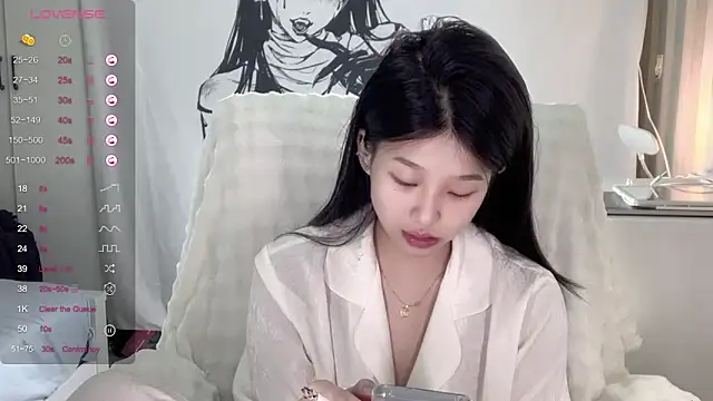 QiQi-779 online show from October 24, 2:24 pm