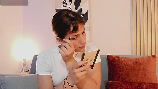 KassMonroe online show from February 20, 8:09 pm