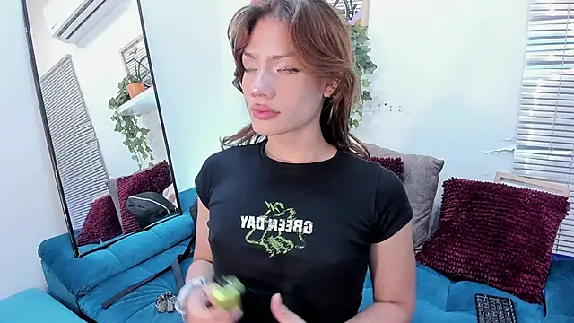 KassMonroe online show from January 7, 8:56 pm