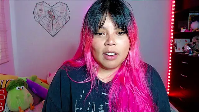 EllieMoonX online show from January 6, 9:18 pm