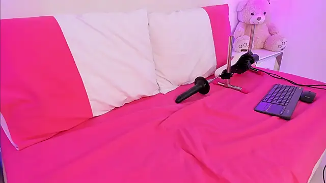 Nara Pink online show from November 5, 9:20 pm