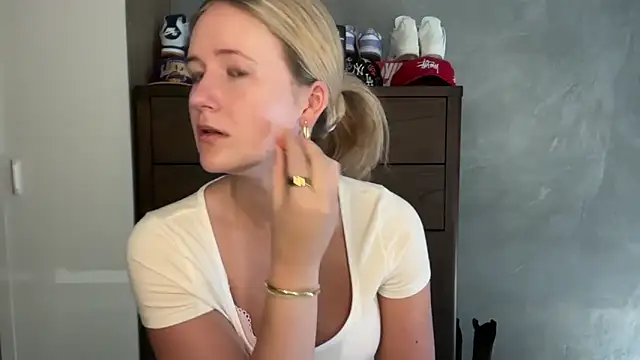 itssosierra online show from February 16, 11:48 pm