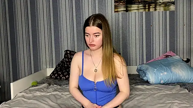 EmiliaCouple online show from November 27, 1:58 pm