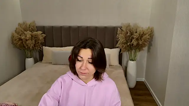 EdenSolis online show from November 10, 10:10 am