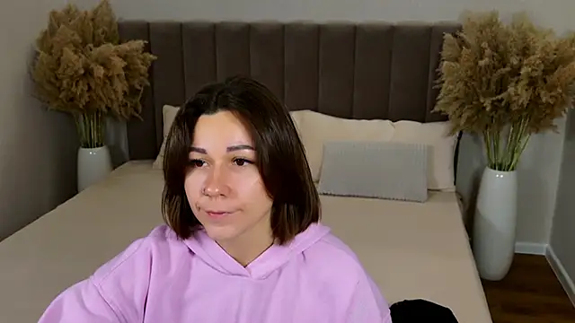 EdenSolis online show from November 17, 9:32 am