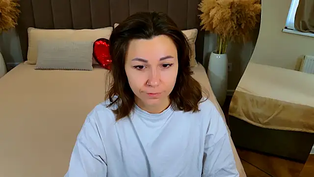 EdenSolis online show from April 6, 8:59 am