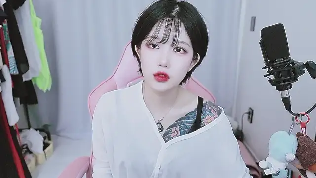 MISA 02 online show from April 18, 5:54 am