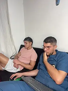 mirallesandbig online show from December 17, 12:38 am