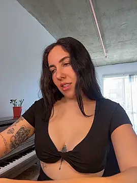 Lolathebaddie online show from March 11, 4:31 pm