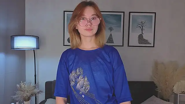 LinhFerrales online show from October 21, 10:08 am