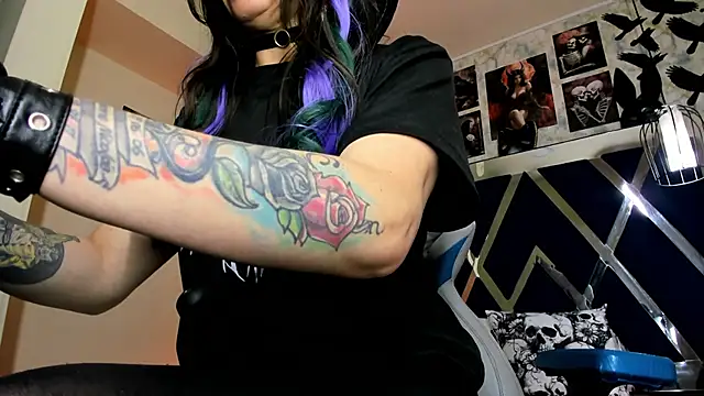 Evangelinejoness  online show from February 7, 12:20 pm