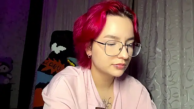 Snapshot of TheaBertch chatting on October 21, 3:49 pm TheaBertch online show from October 21, 3:49 pm