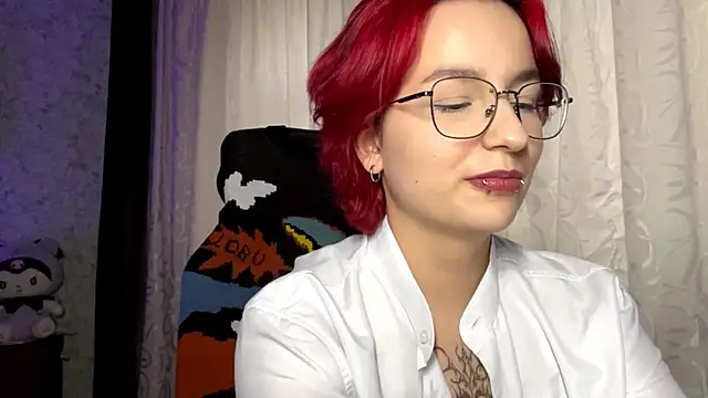 Snapshot of TheaBertch chatting on October 18, 1:25 pm TheaBertch online show from October 18, 1:25 pm